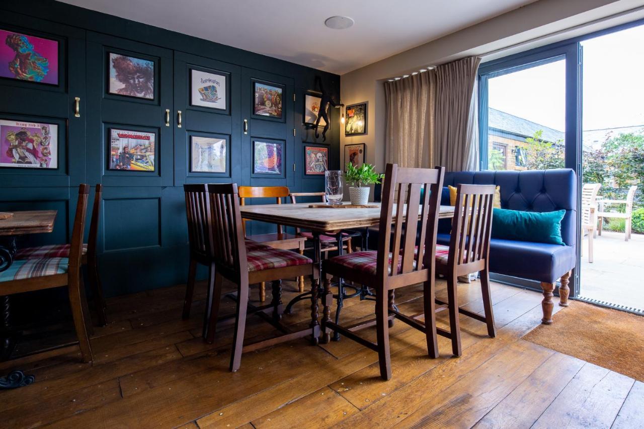 The George Inn Barford St Michael Екстер'єр фото The dining room at The Old Red Lion