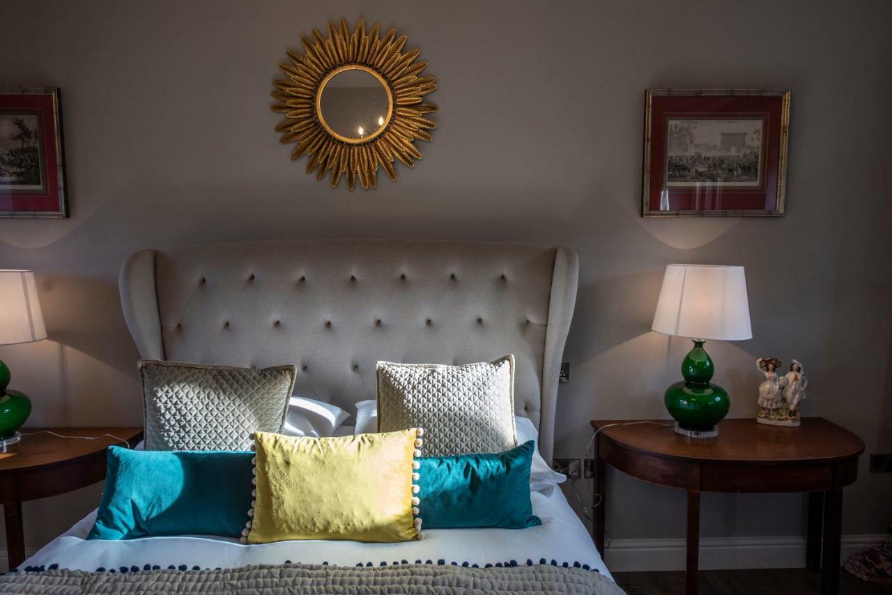 The George Inn Barford St Michael Екстер'єр фото A bedroom at The Old Vicarage